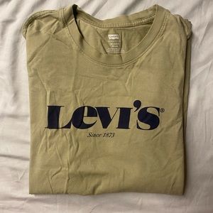 Green Levi’s Tee